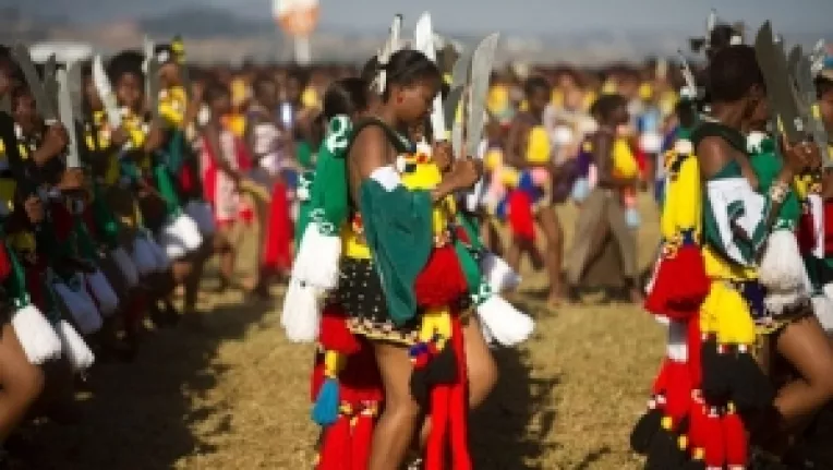 Accident tragic: 38 de fecioare au murit in regatul Swaziland in urma unui accident cu autocarul