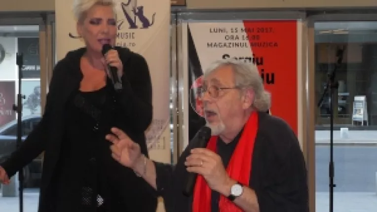 Artistul Sergiu Cioiu a sustinut la Magazinul Muzica un spectacol pe versurile lui Marin Sorescu si Nichita Stanescu