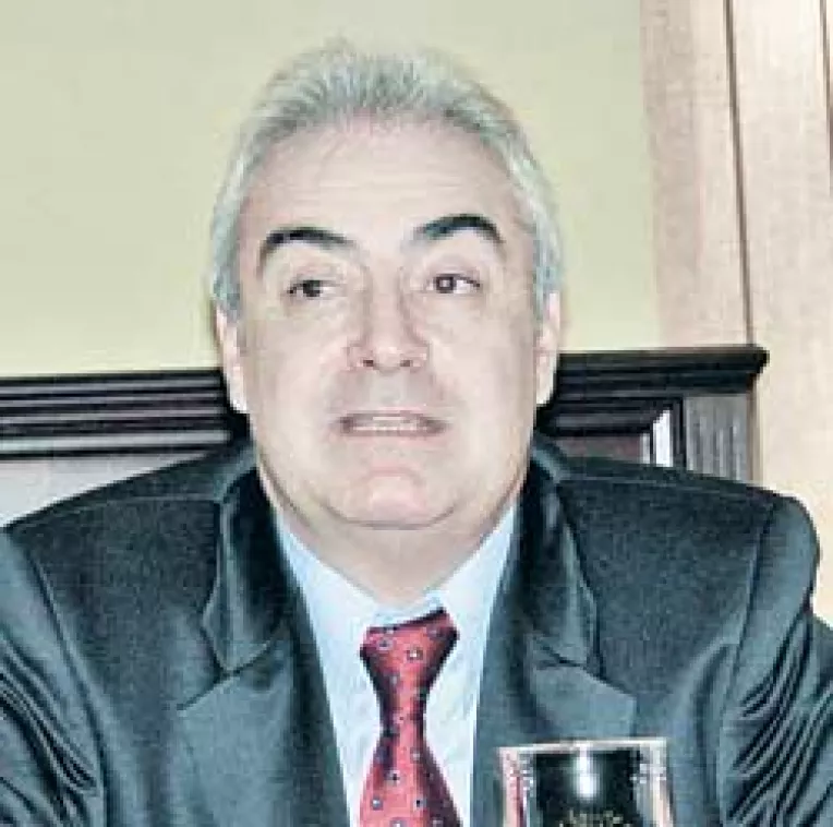 Ce legatura are Gheorghe Dinu cu manelistul Roata de la Basarabi?