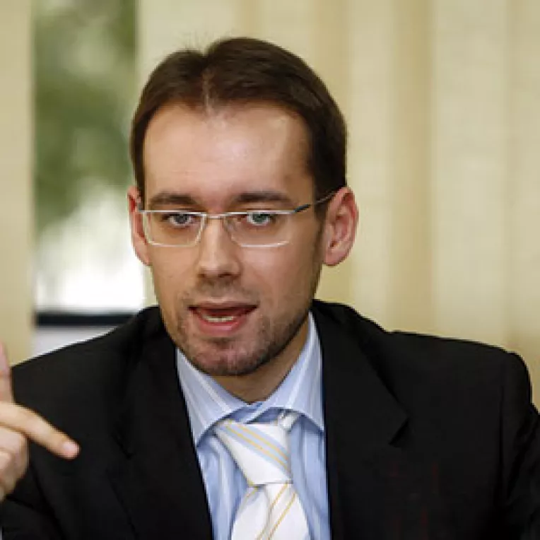 Chiuariu: Dupa continut, programul PSD s-ar numi "Cele 10 fantezii ale lui Mircea Geoana"