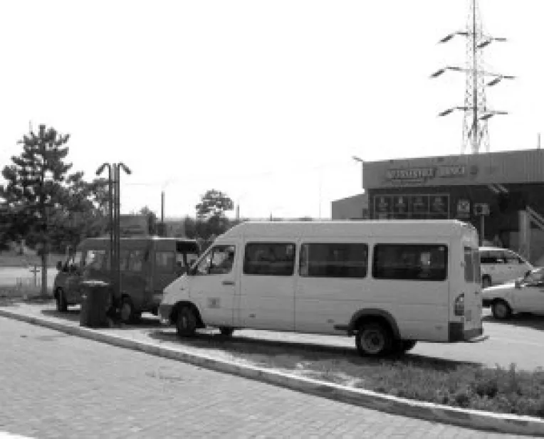 Cu caruta pana la prima statie de maxi-taxi