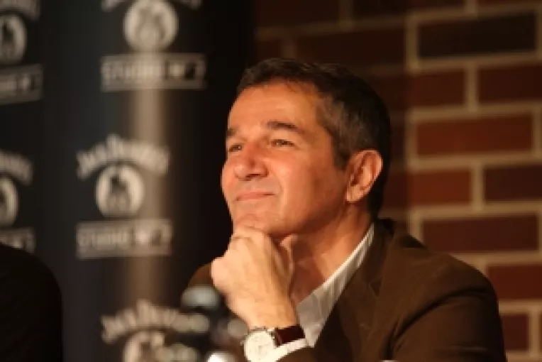 Dan Bittman si-a donat toate salariile de consilier unor familii sarace