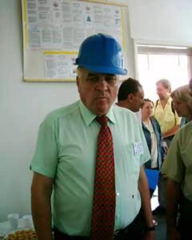 Deputatul Manta il „parasuteaza“ pe Bulucea cetatean de onoare