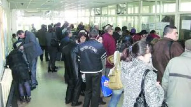 Doua masini din trei nu au vinieta