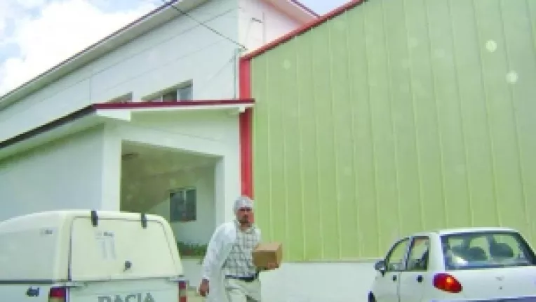 Dupa ce au reclamat conditiile de munca din unitatea de la Kogalniceanu, angajatii fabricii Dorna sufera de amnezie in fata inspectorilor ITM