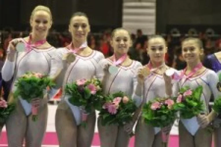 Echipa feminina de gimnastica a Romaniei: Campioana europeana