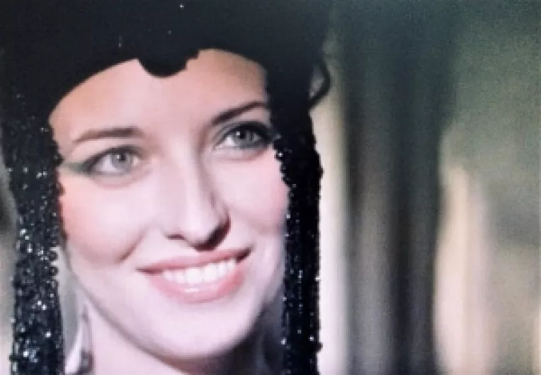 Eniko Szilagyi, Vladimir Gaitan si George Mihaita sunt invitati in Gradina MNLR, la proiectia filmului Ultima noapte de dragoste, intaia noapte de razboi