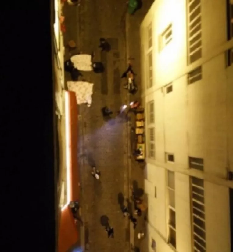 Focuri de arma la Paris, in timpul unui concert al unei trupe rock din California, Eagles of Death Metal