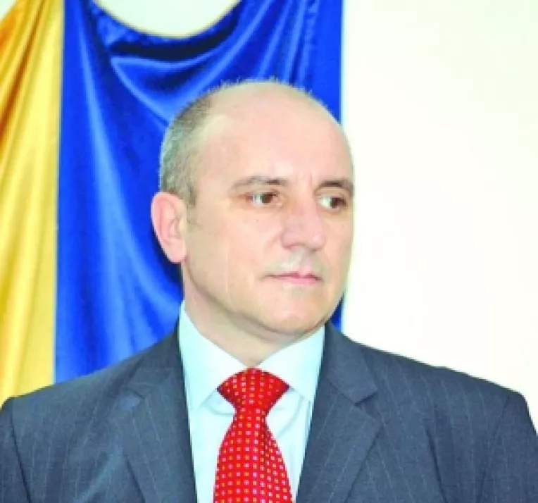 Halele unui terminal de cereale, in afara legii. MinMetal, amendata pentru lucrari fara autorizatie de constructie