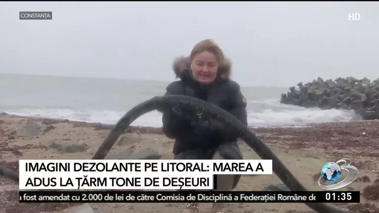 Imagini dezolante pe litoral. Marea a adus la tarm tone de deseuri