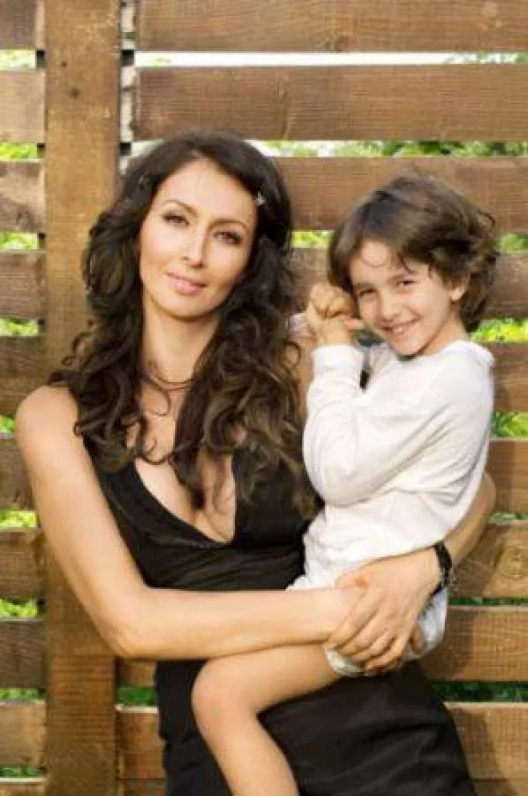 Implineste 41 de ani pe 3 august 2010: La multi ani, Mihaela Radulescu!