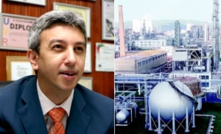 Inpolitics : Cacealmaua deceniului - D.D. a intrat in clubul industriasilor