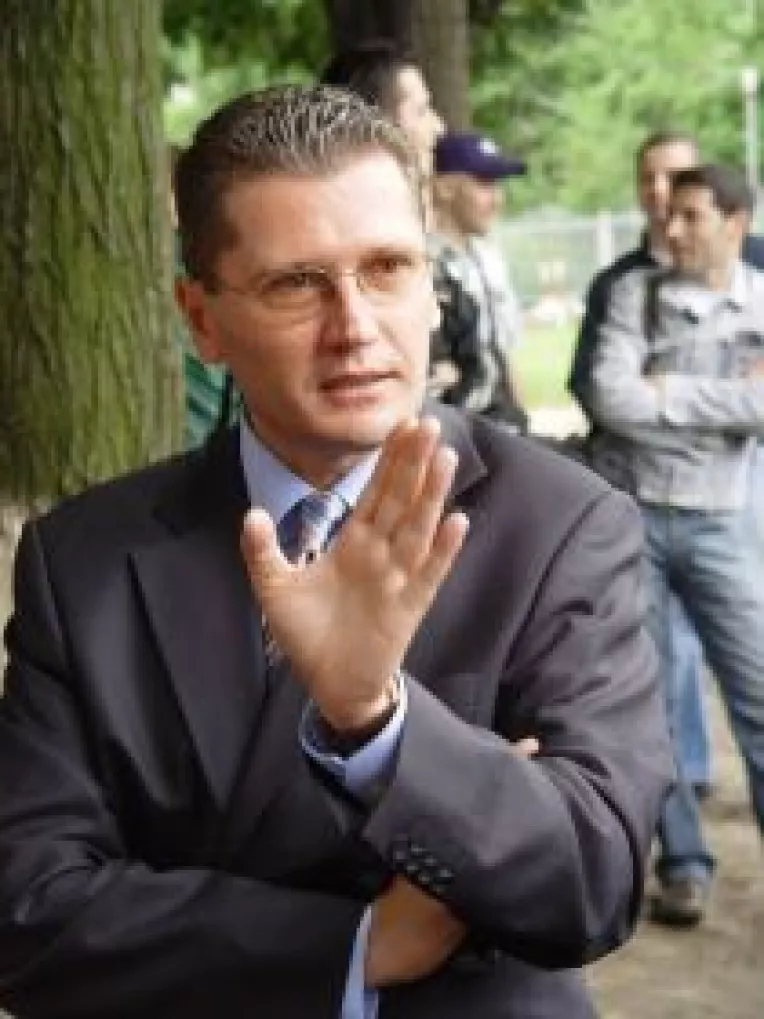 Liviu Negoita sacrificat: Premierul de serviciu