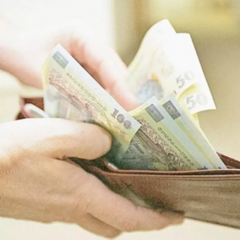 Pe minus si la asigurari sociale, si de sanatate. Deficitul bugetar s-a apropiat de 7 miliarde de euro