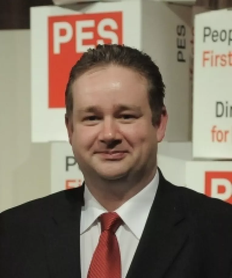 Philip Cordery, Secretarul general al PES: Taierea salariilor si impozitarea pensiilor nu determina decat inrautatirea lucrurilor in Romania