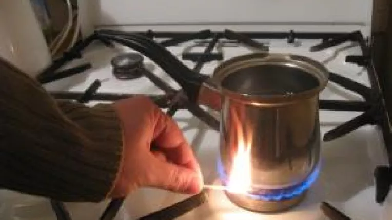 Razboiul gazelor continua pe plan intern