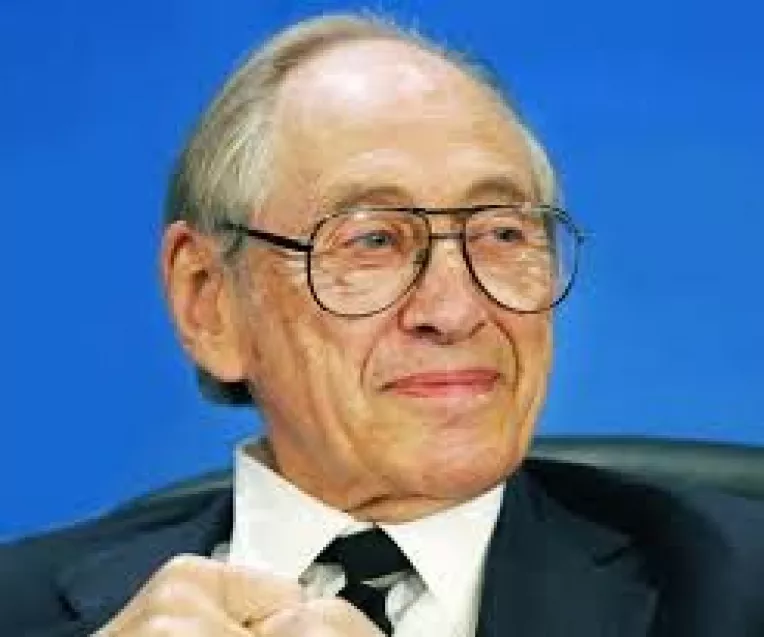 Scriitorul si futurologul american Alvin Toffler a murit la varsta de 87 de ani
