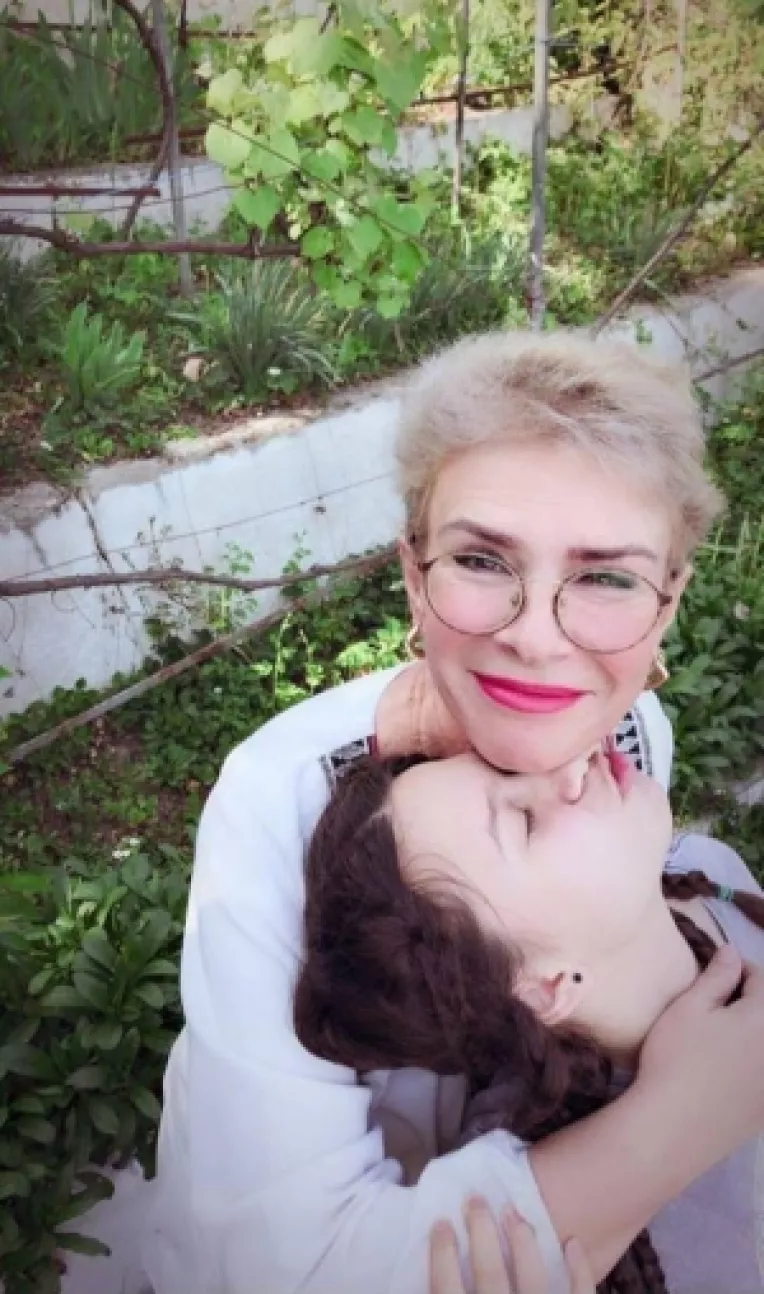 Teo Trandafir interactioneaza zilnic cu prietenii sai de pe Instagram si Facebook