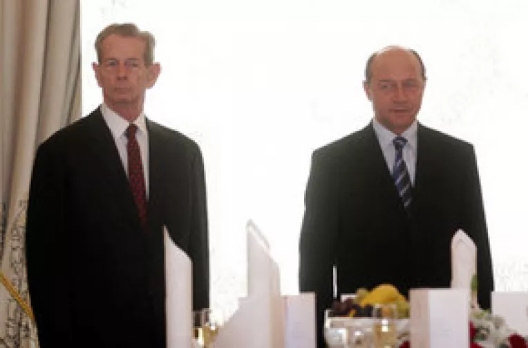 Traian Basescu manjeste cel mai important brand international al Romaniei : Regele Mihai