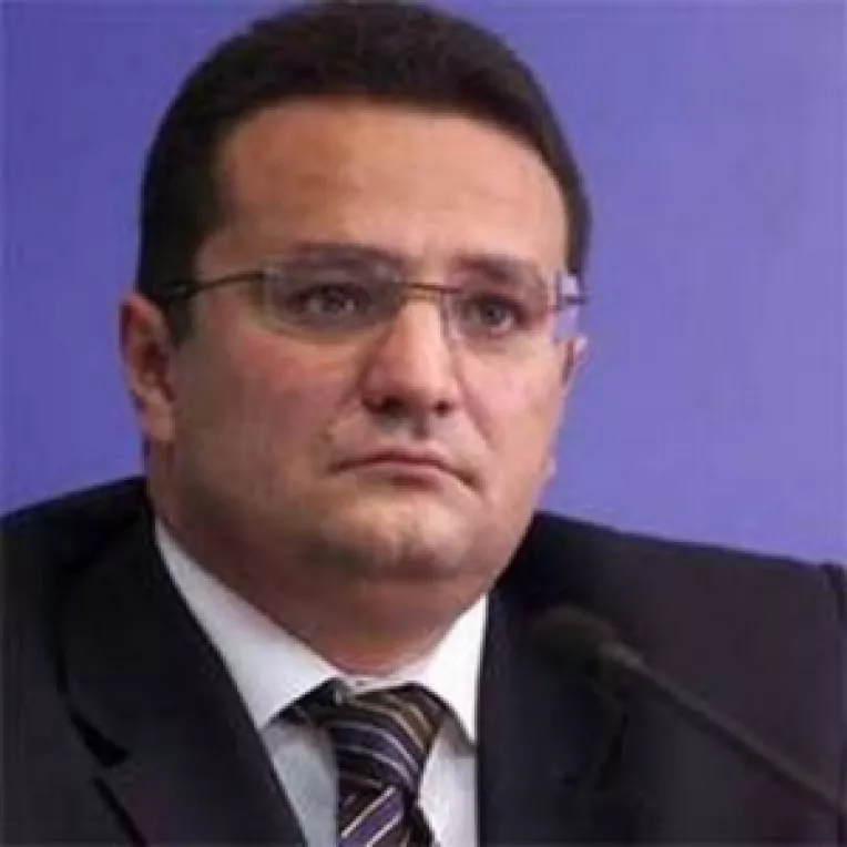 Viitorul presedinte al Romaniei : George Maior, directorul SRI, sau Mihai-Razvan Ungureanu, directorul SIE